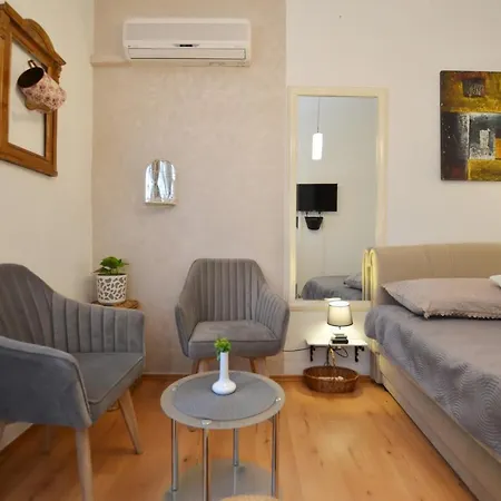 Memories Apartment